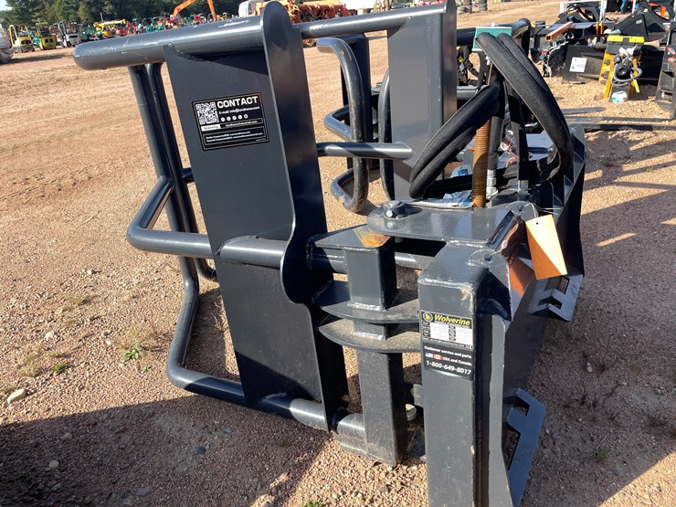 #4085-•-wolverine-skidsteer-bale-squeeze-attachment-image-2
