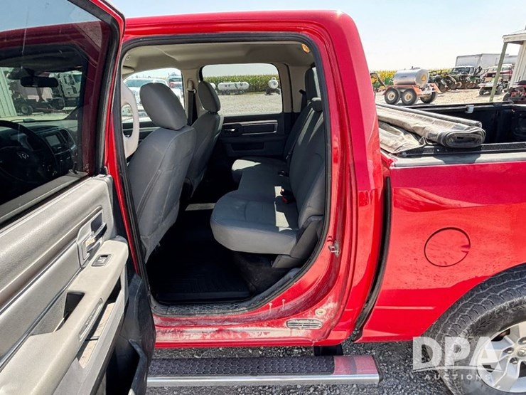 2017-ram-1500-slt-image-71