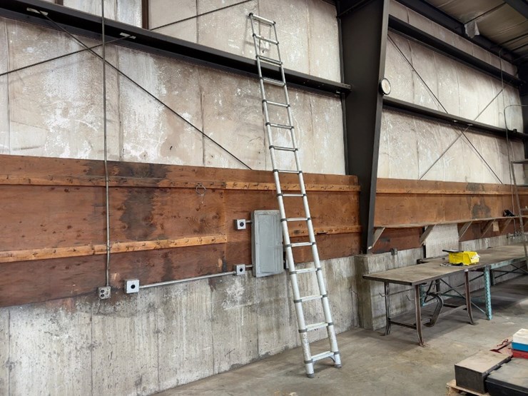 14'-telescopic-aluminum-ladder-image-2