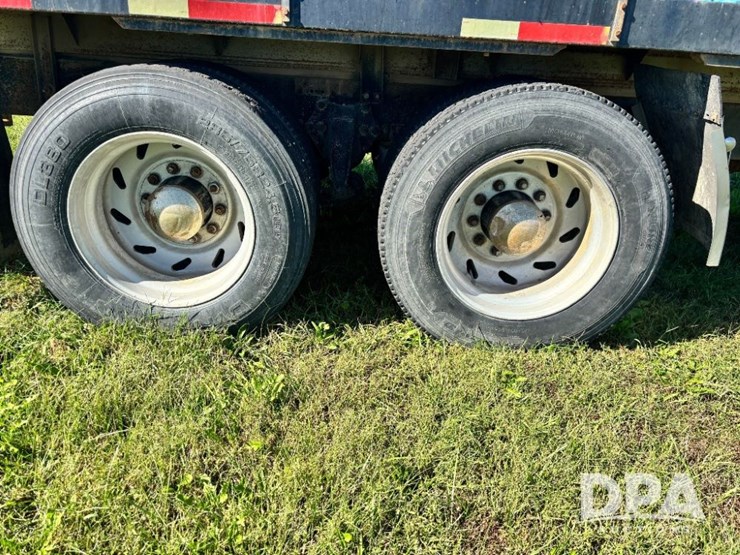 1993-freightliner-fld120-image-49