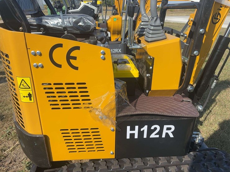 mini-excavator-h12r-image-33
