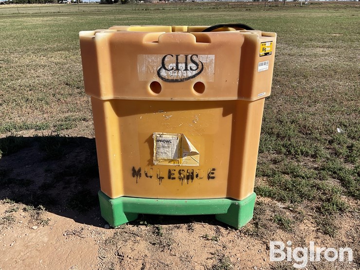 monsanto-250-gallon-liquid-fertilizer-poly-shuttle-image-2