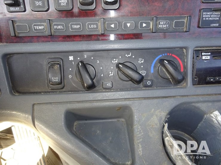 2018-freightliner-coronado-day-cab-glider-truck-(pz13996,-unit-773)-image-92