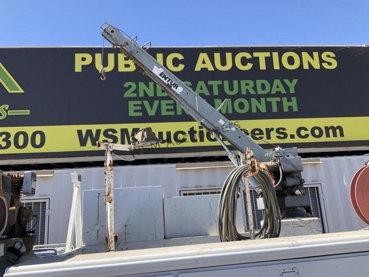 2005-ford-f550-image-31