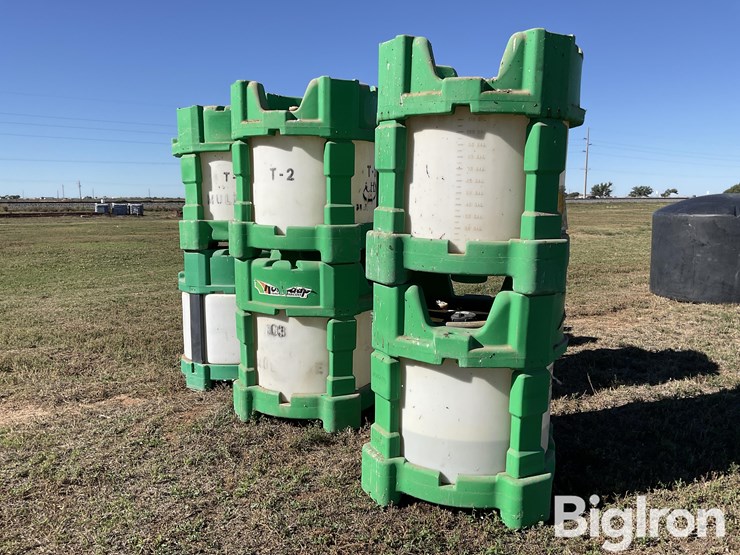 monsanto-120-gallon-liquid-fertilizer-poly-shuttles-image-7