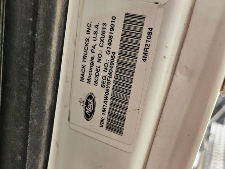 2015-mack-pinnacle-cxu600-truck-(jm647)-image-12