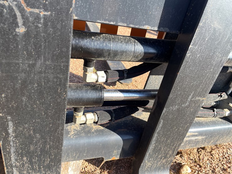 #4089-•-wolverine-pallet-fork-hydraulic-adjustable-attachment-image-11