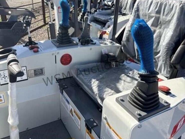 2025-battler-et15h-6-mini-excavator-image-12