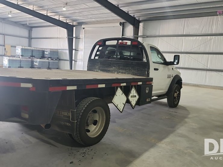 2015-dodge-ram-5500-image-5