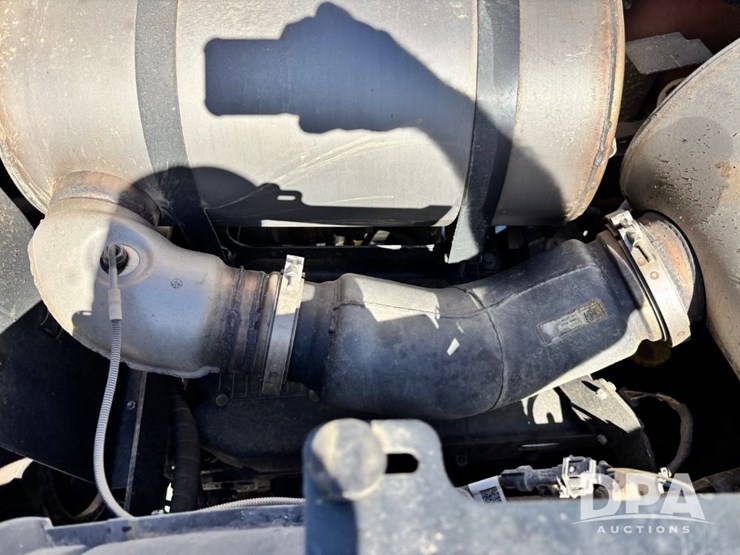 2020-case-ih-patriot-4440-image-107