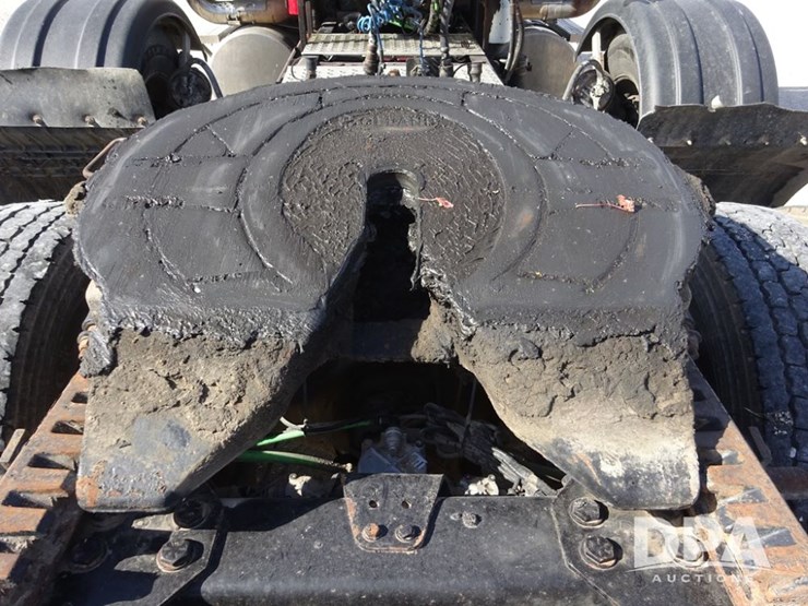 2017-freightliner-coronado-day-cab-glider-truck-(pz13993,-unit-725)-image-64