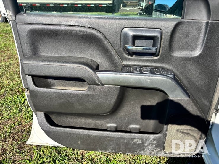 2018-chevrolet-silverado-image-67