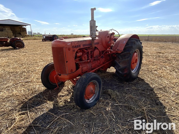 case-la-2wd-tractor-image-1