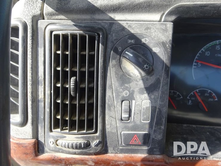 2007-volvo-vnl-day-cab-truck-(pz13987,-unit-110)-image-101