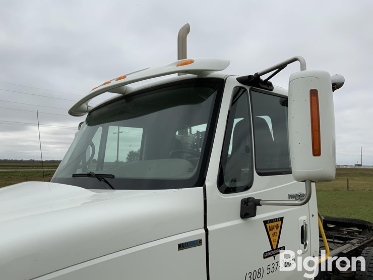 2010-international-prostar-image-11