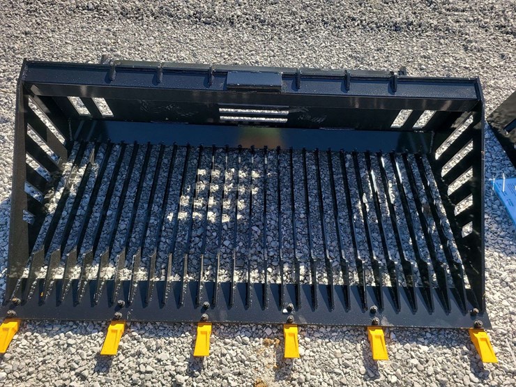 skid-steer-rock-bucket.-66"-wide.-image-1