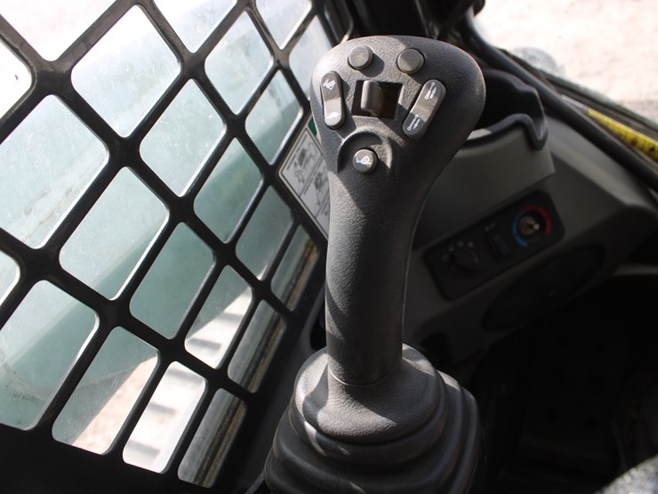 bobcat-t870-image-65