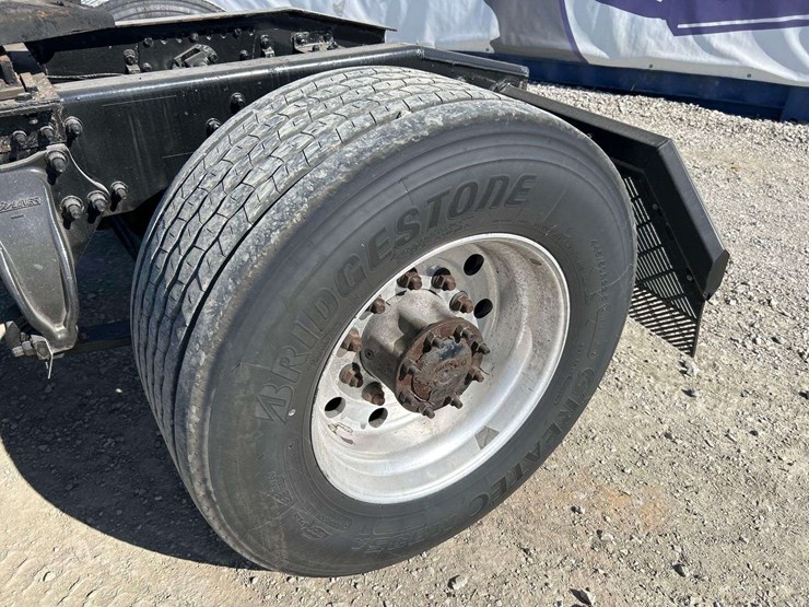 2021-freightliner-cascadia-116-image-28