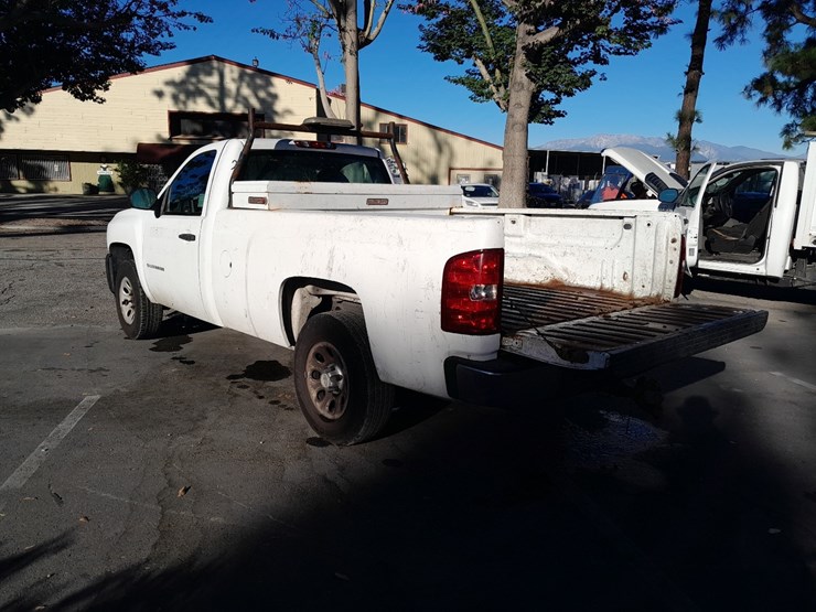 2013-chevrolet-silverado-image-3