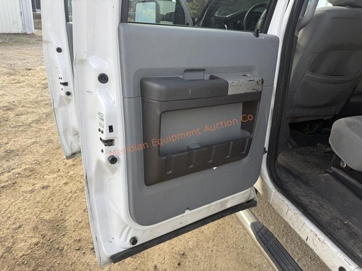 2015-ford-f350-xlt-image-42