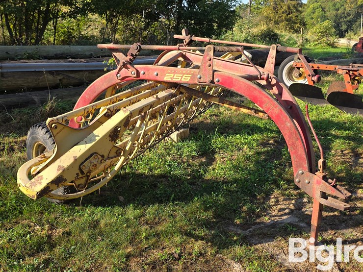 new-holland-256-image-3