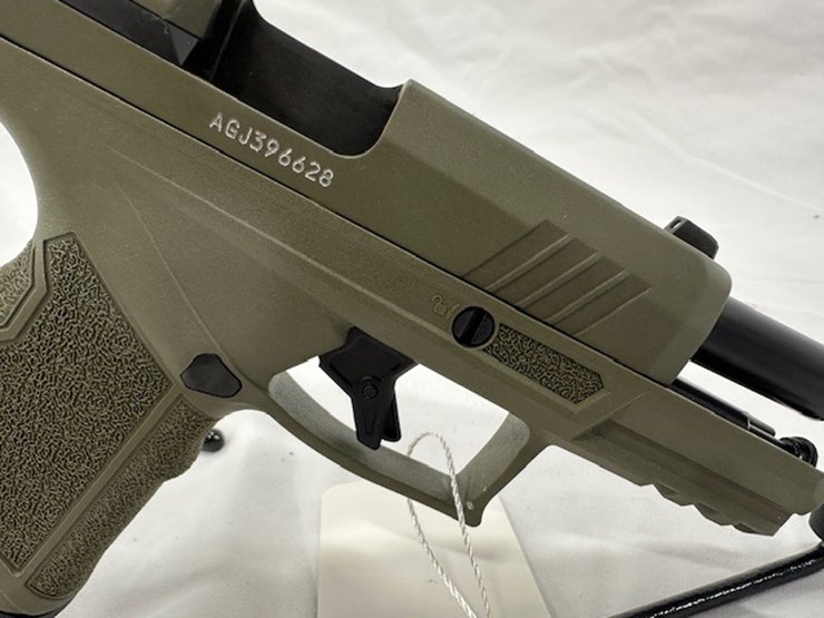 #2025-00062-•-taurus-gx4-pistol-image-33