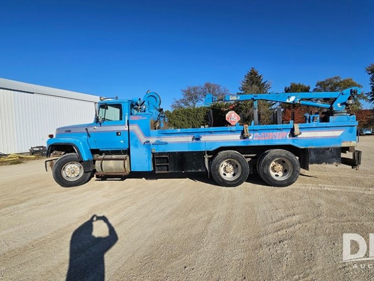 1996-ford-lt9000-image-12