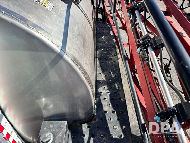 2020-case-ih-patriot-4440-image-96