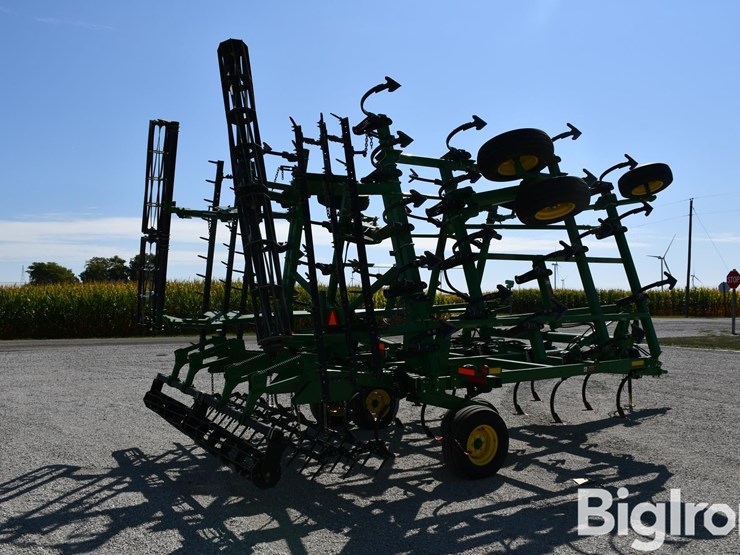 2013-john-deere-2210l-image-5