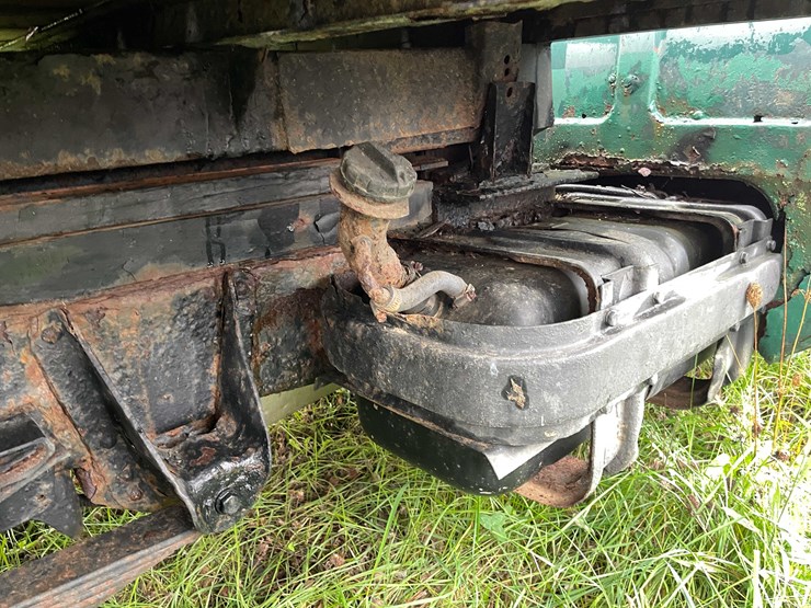 #8043-•-1981-chevy-custom-deluxe-30-truck-(has-wi-title)-image-25