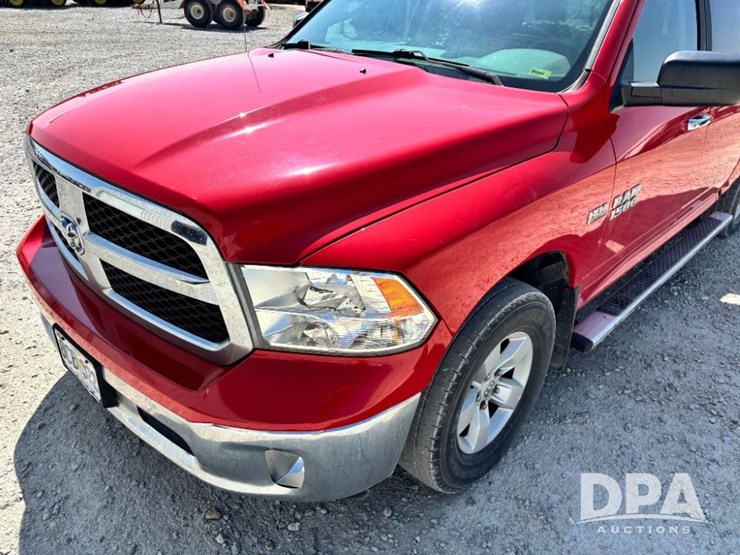 2017-ram-1500-slt-image-18