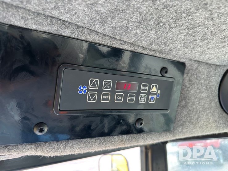 2017-ag-chem-rg1100b-image-39