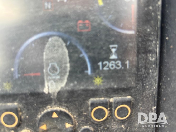 2018-gehl-750-image-38