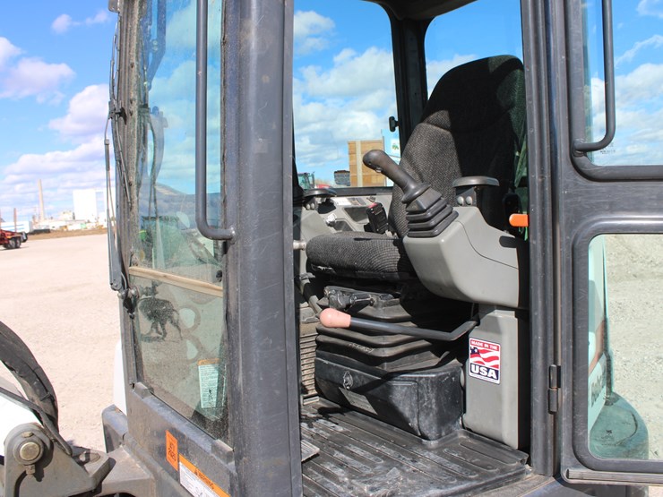 2016-bobcat-e32i-image-50