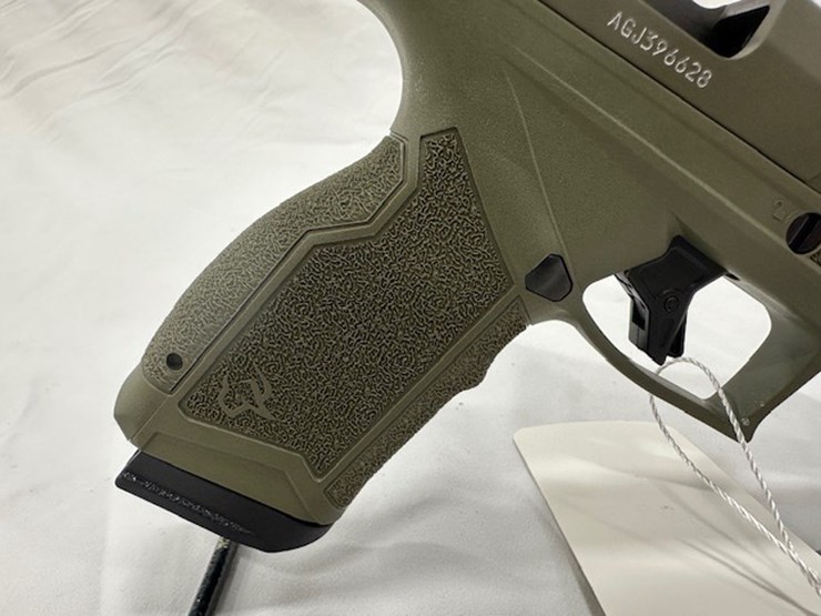 #2025-00062-•-taurus-gx4-pistol-image-35