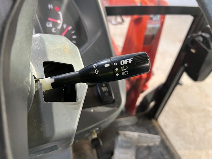 2015-kubota-l4060-image-26