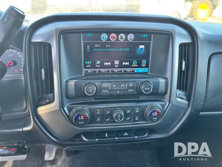 2018-chevrolet-silverado-image-71