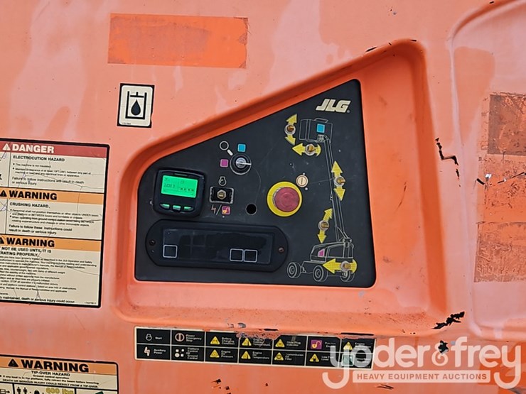 2017-jlg-400s-image-22