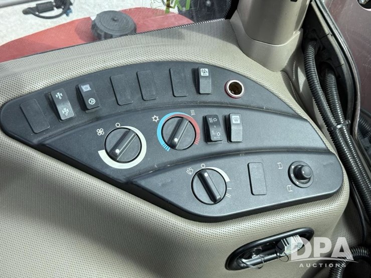 2020-case-ih-trident-5550-image-73