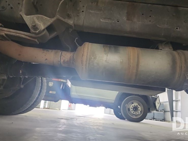 2015-dodge-ram-5500-image-23