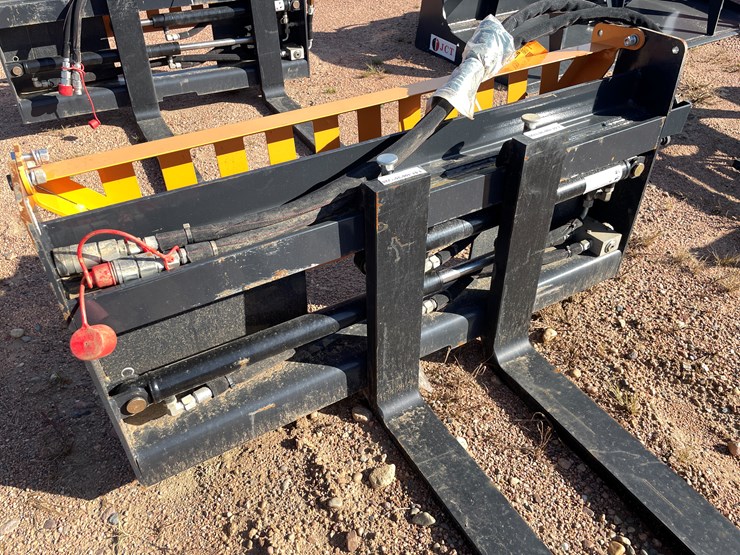 #4089-•-wolverine-pallet-fork-hydraulic-adjustable-attachment-image-8