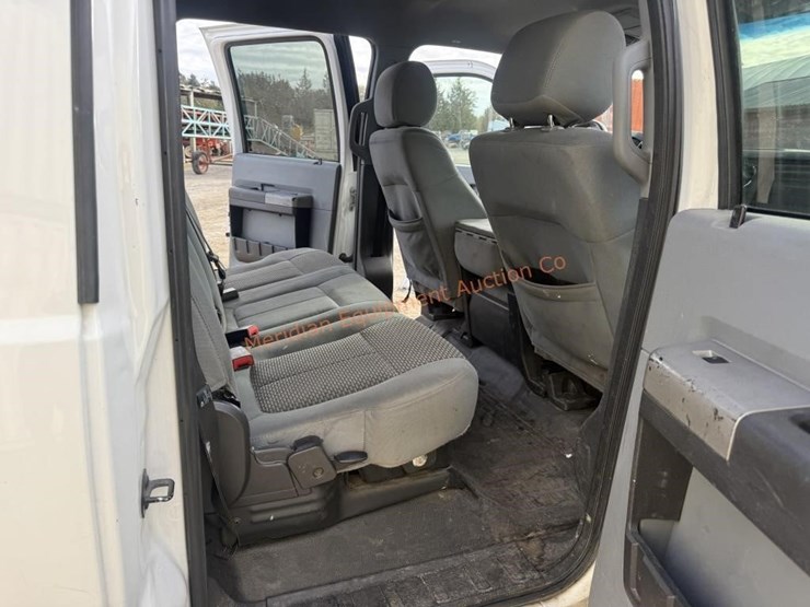 2015-ford-f350-xlt-image-31