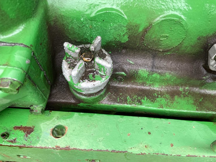 john-deere-3010-image-35