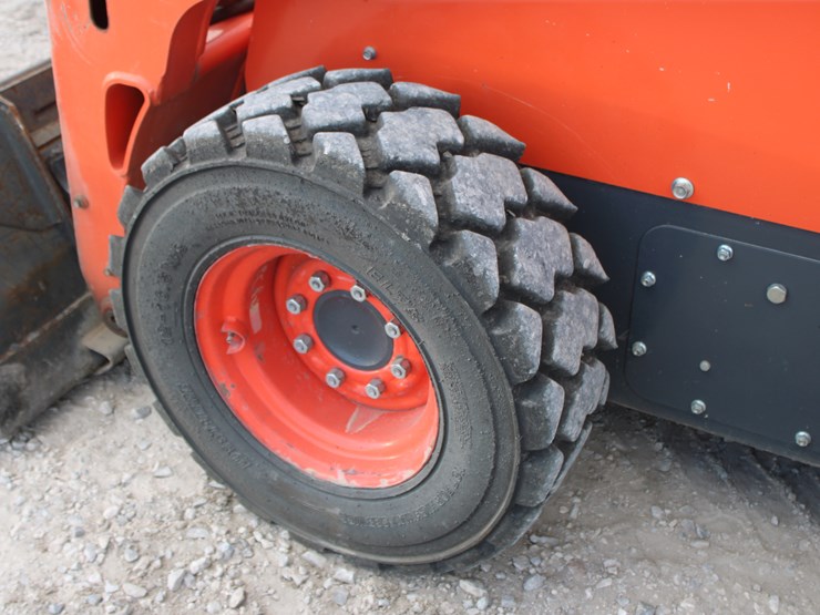 2023-kubota-ssv75-image-28