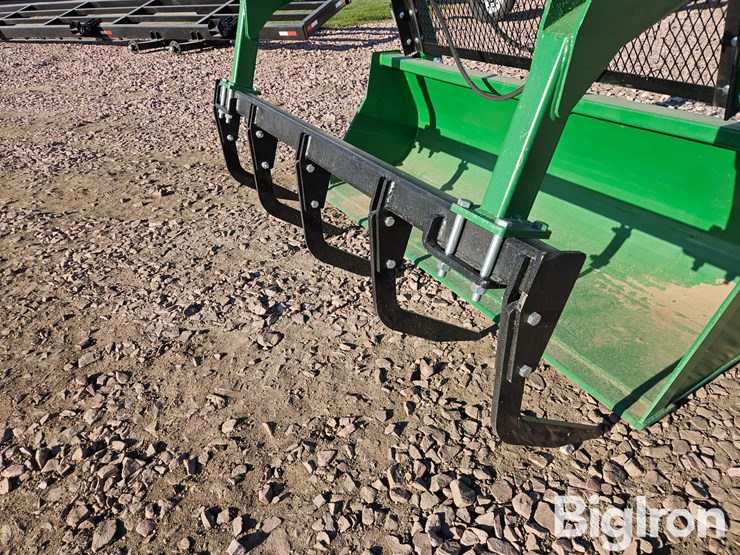 2025-john-deere-740-image-12