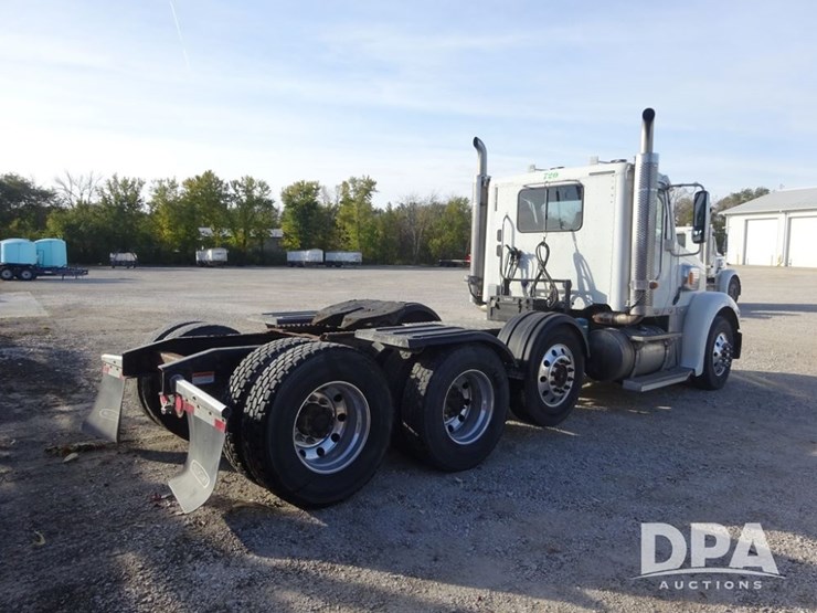 2016-freightliner-coronado-day-cab-glider-truck-(pz13982,-unit-720)-image-17