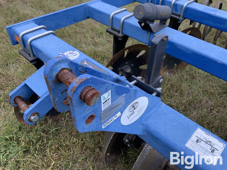 2011-blu-jet-track-master-image-10