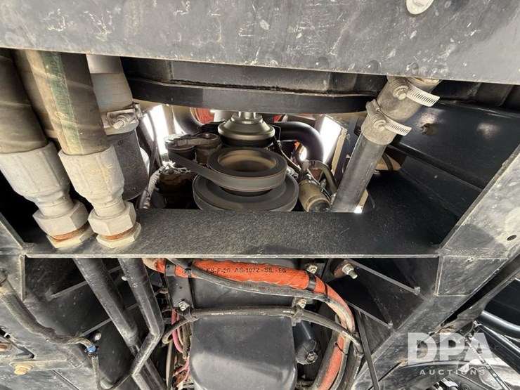 2020-case-ih-trident-5550-image-24