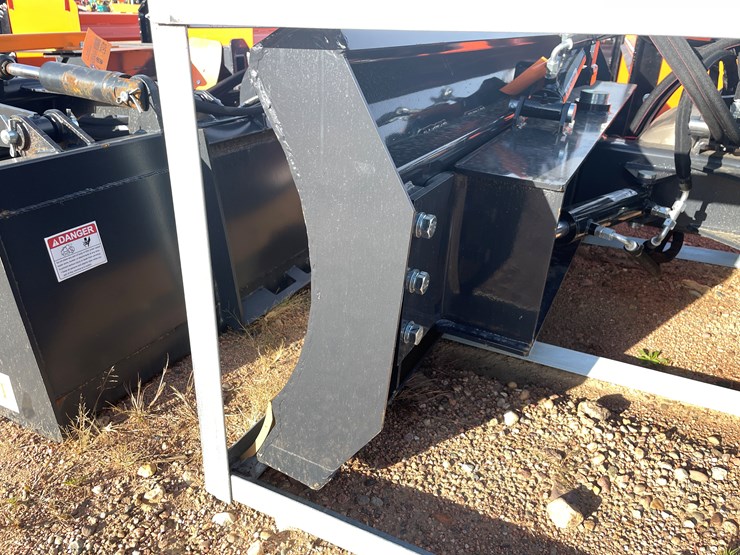 #4053-•-wolverine-84"-dozer-blade-attachment-image-4