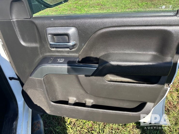 2018-chevrolet-silverado-image-61